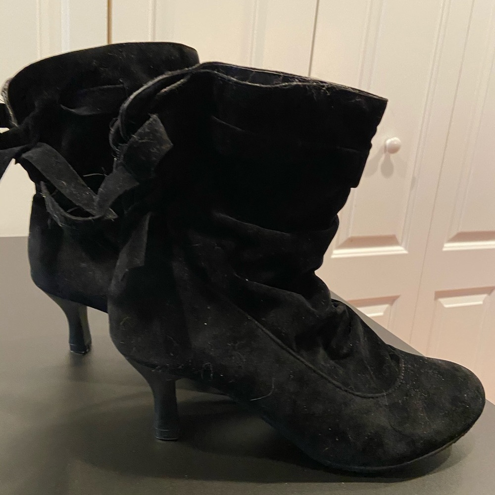 COPY - NWOB suede boots 7-7.5
